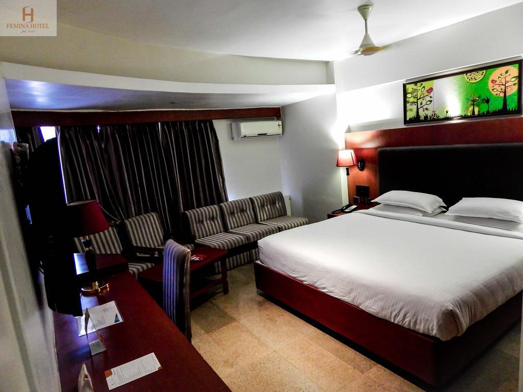 Femina Hotel Tiruchirappalli Buitenkant foto