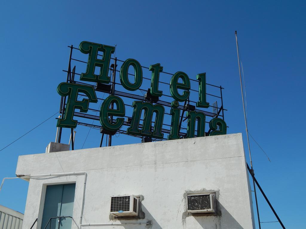 Femina Hotel Tiruchirappalli Buitenkant foto