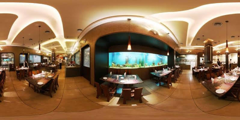 Femina Hotel Tiruchirappalli Buitenkant foto